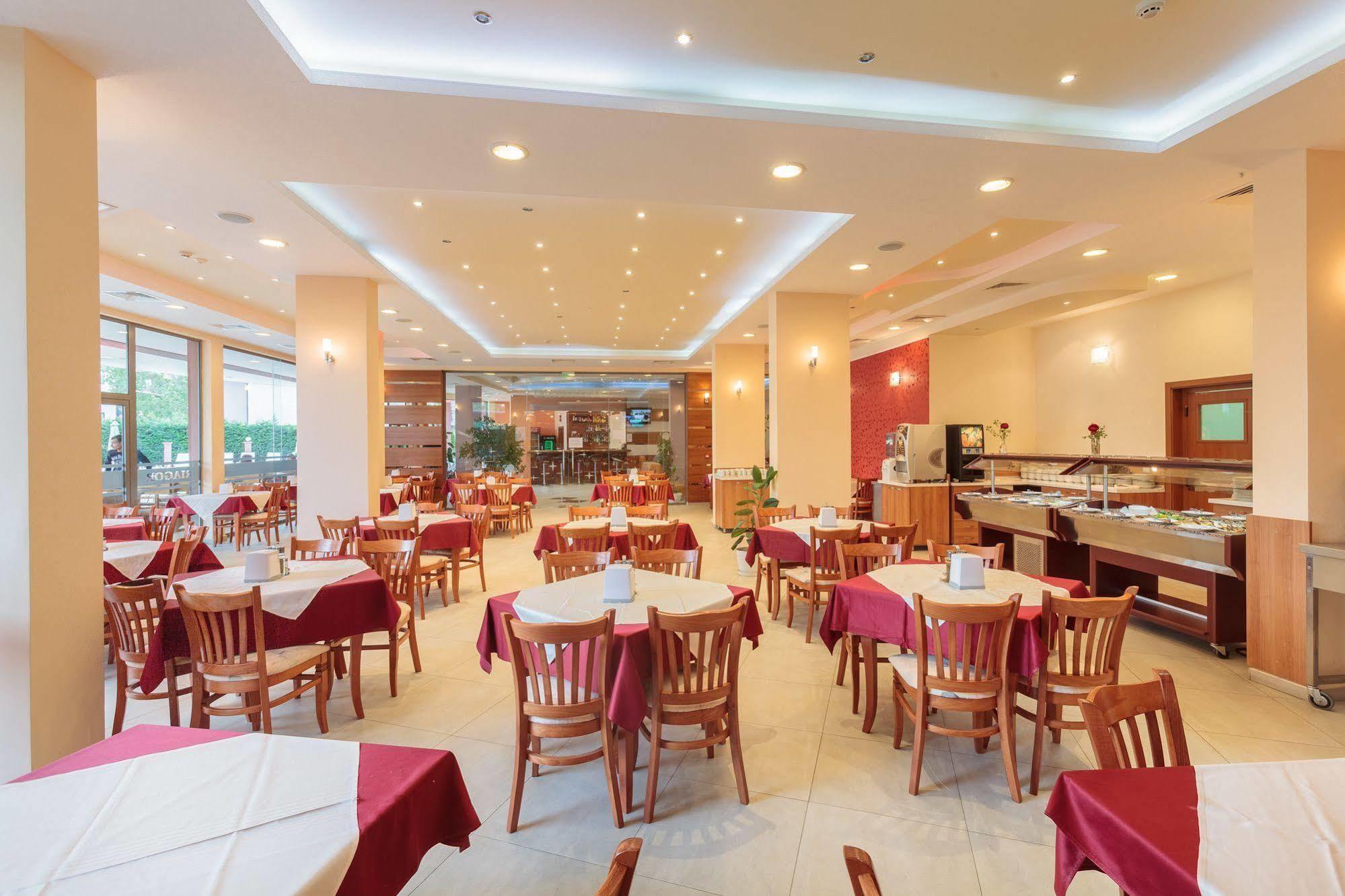 Hotel Riagor Slantchev Briag Extérieur photo